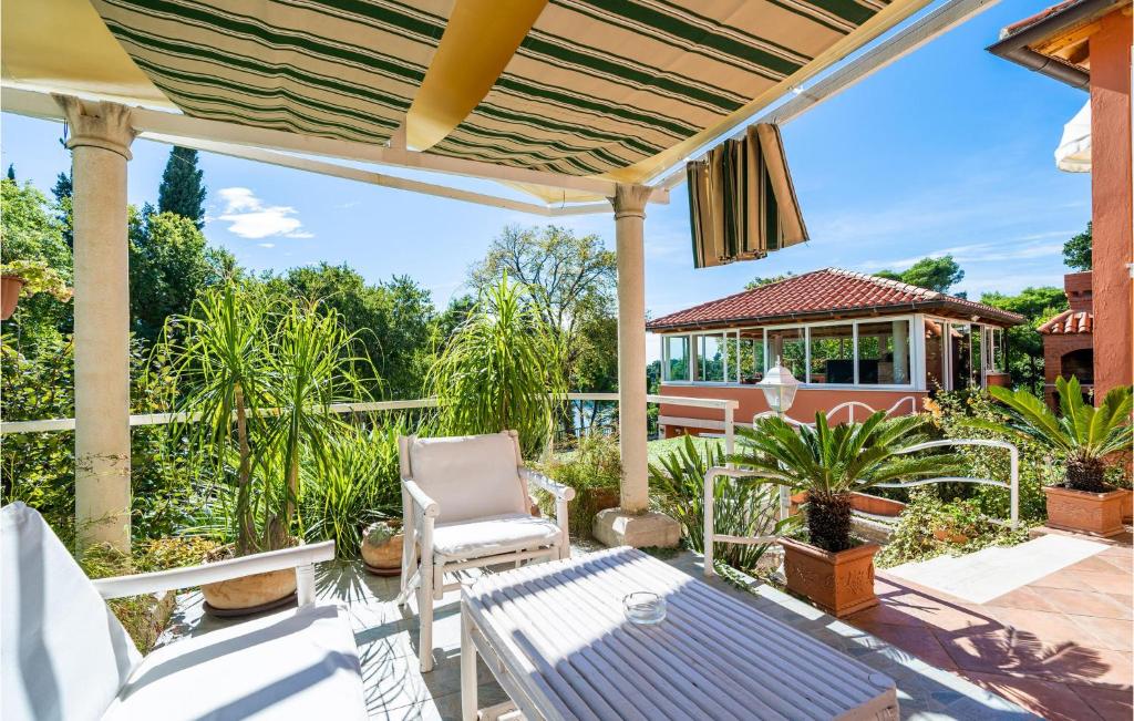 Beautiful Home In Mlini With Outdoor Swimming Pool, 4 Bedrooms And Wifi photo 1