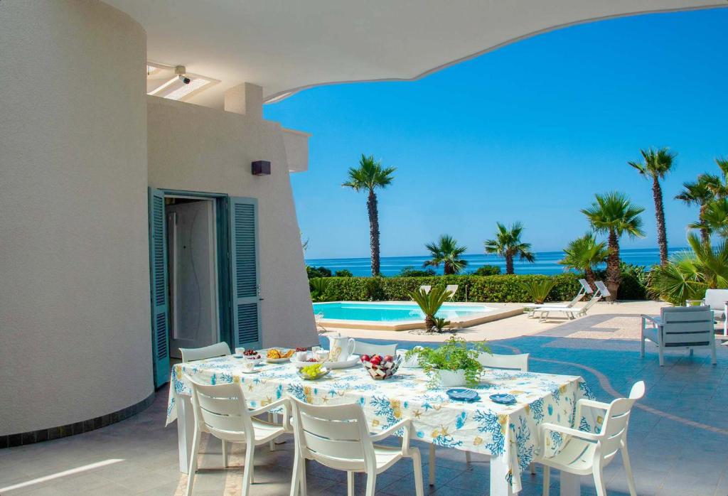 Villa White Dahlia photo 2