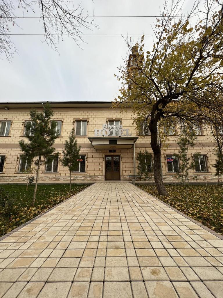 Diyora Hostel