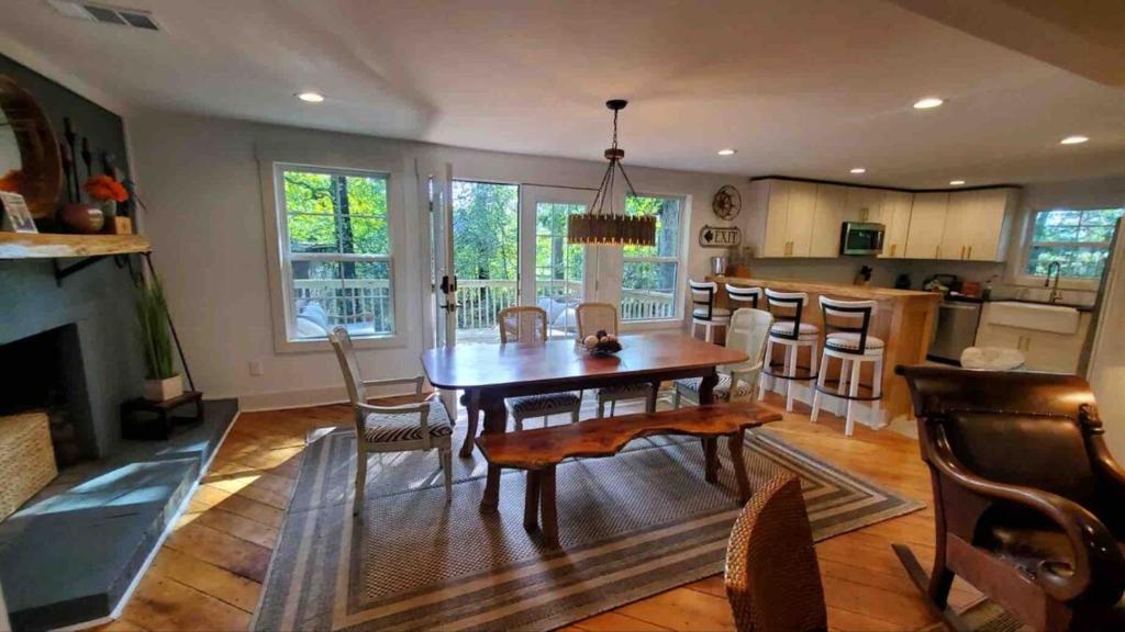 Lake Hartwell Frank Howard Home Clemson photo 1