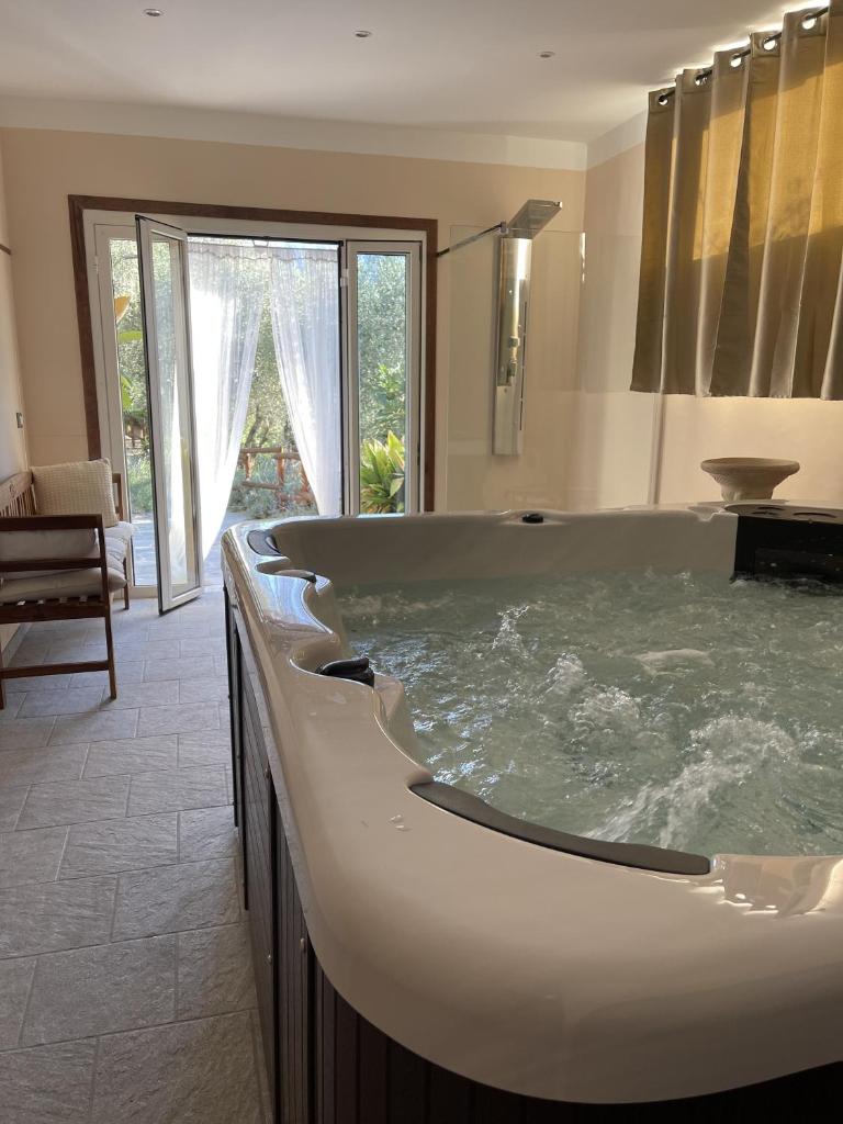 Casa Ferrari piscina idromassaggio