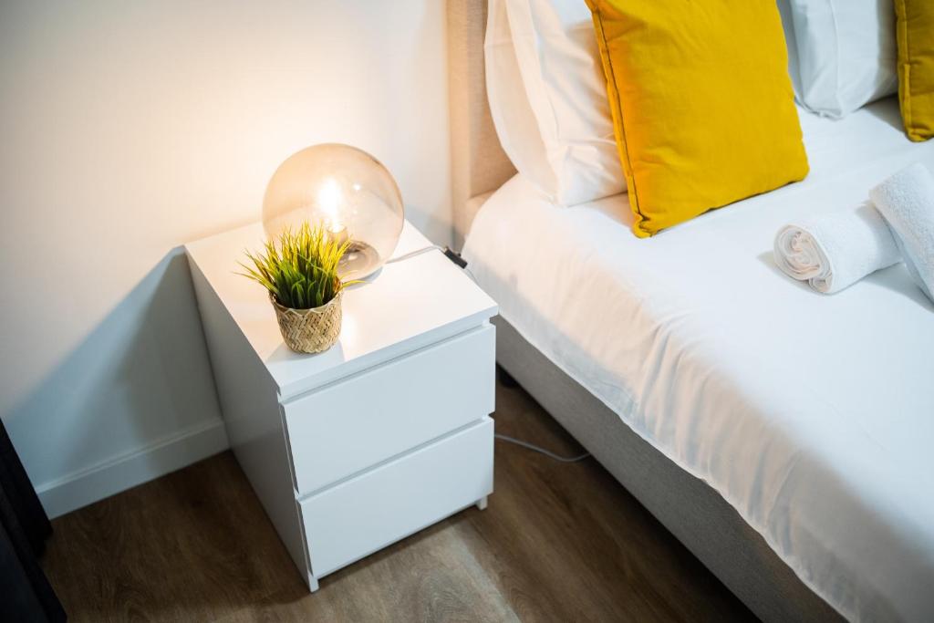 Great 95m2 Two-Bedroom Apartment - WE39 - Tap to explore photos