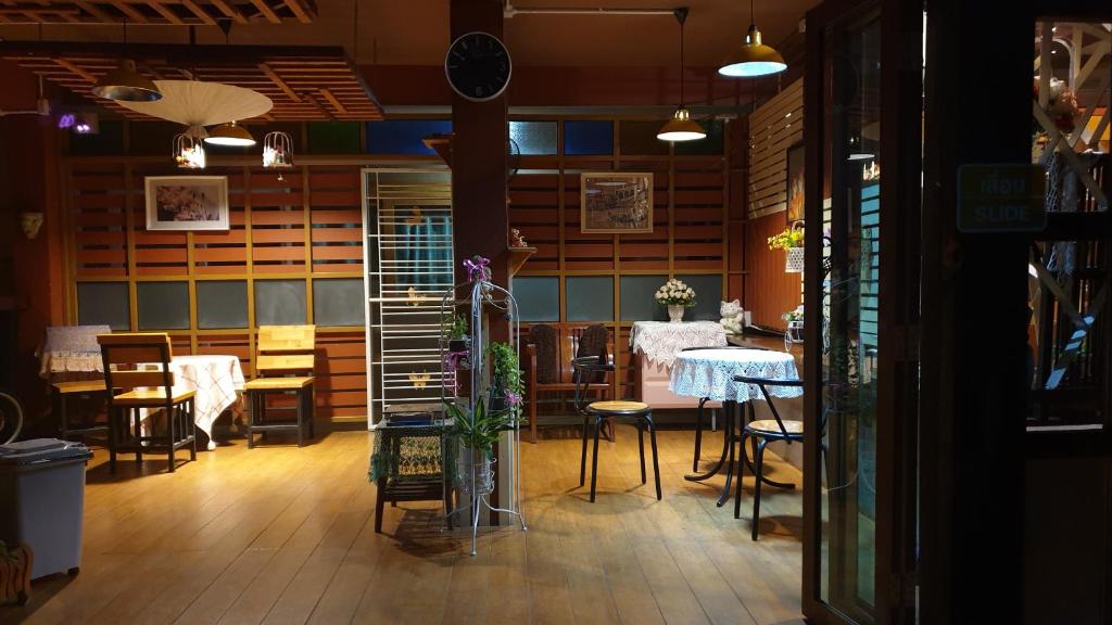 Little Guest House Hotel photo 4