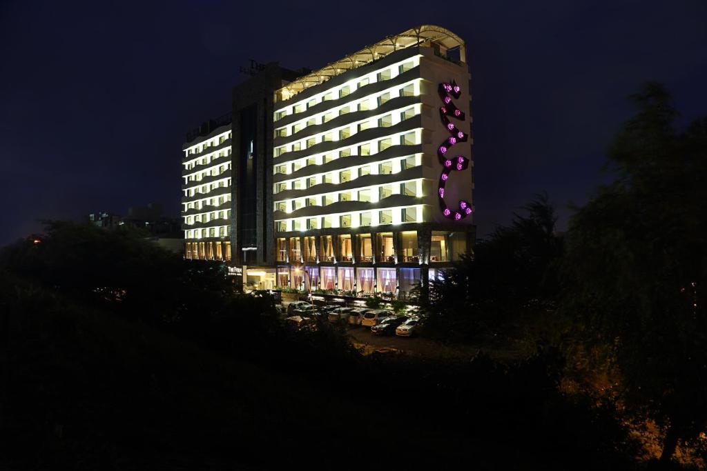 Fortune Select SG Highway, Ahmedabad - Member ITC's Hotel Group photo 4