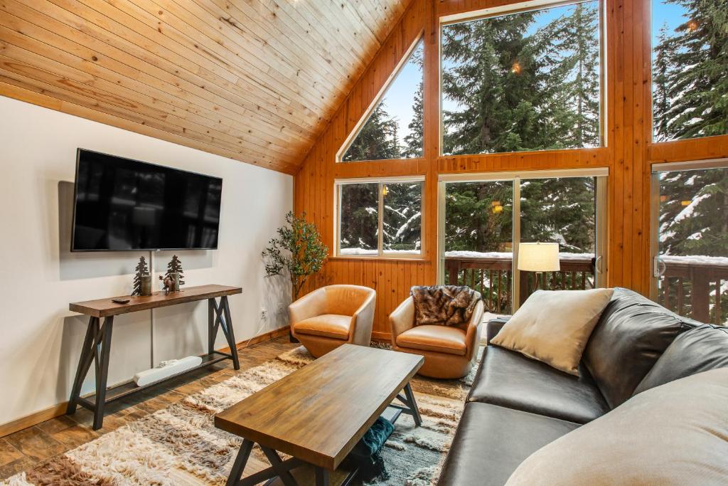 Snoqualmie Summit Chalet photo 3