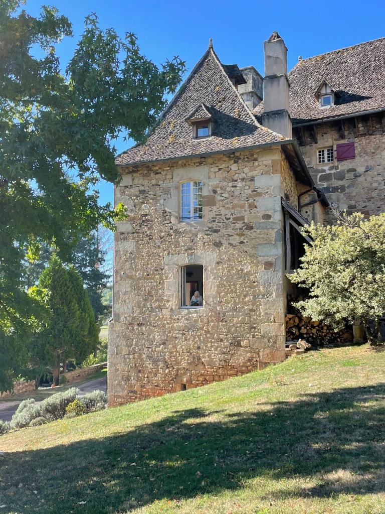 Castle in the beautiful French countryside with all modern comfort photo 4