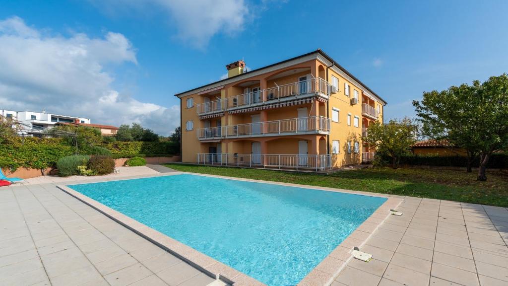 Apartment Giulia with Sea View in Novigrad photo 1