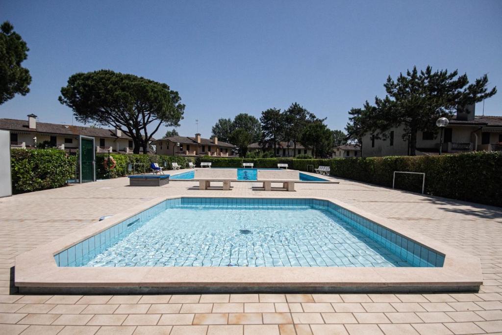 Feel at home in our villa with swimming pool photo 1