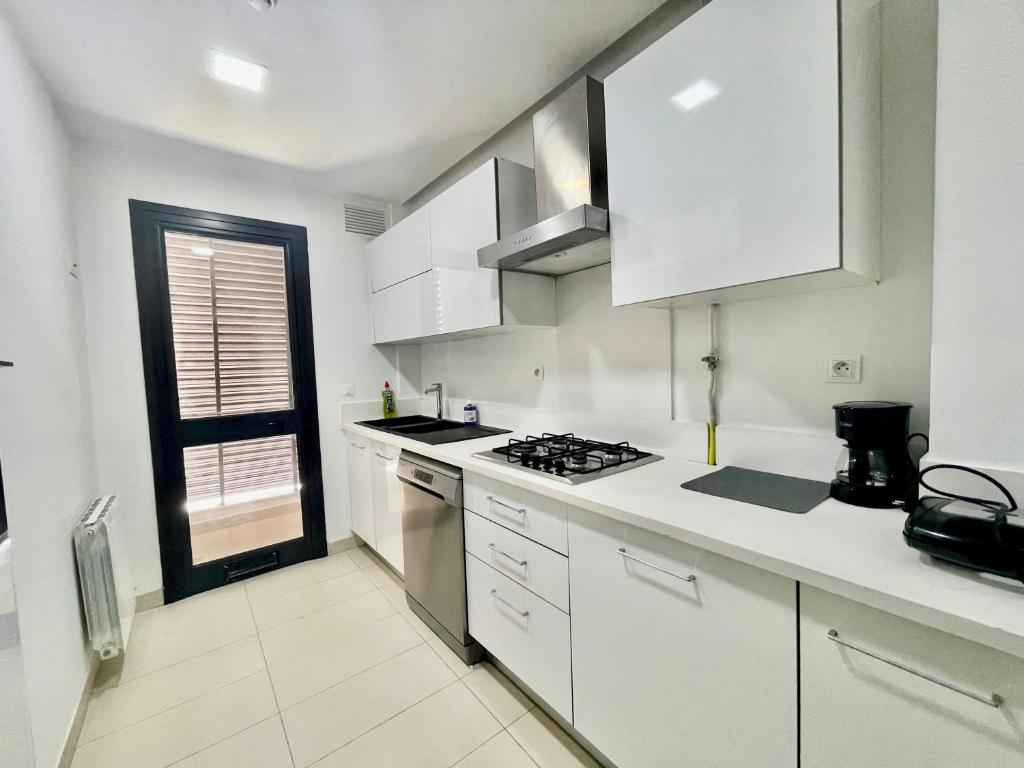 NEW bright and luxurious 2bds in Rd Malaga B10 photo 4