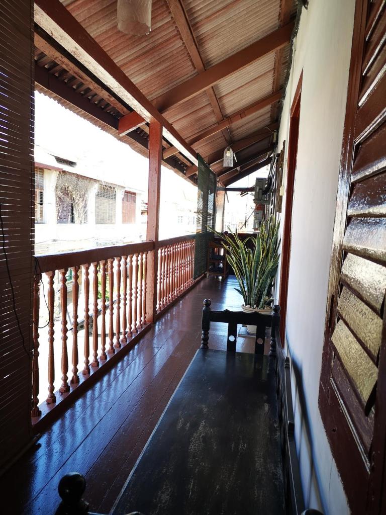 Vintage House photo 2
