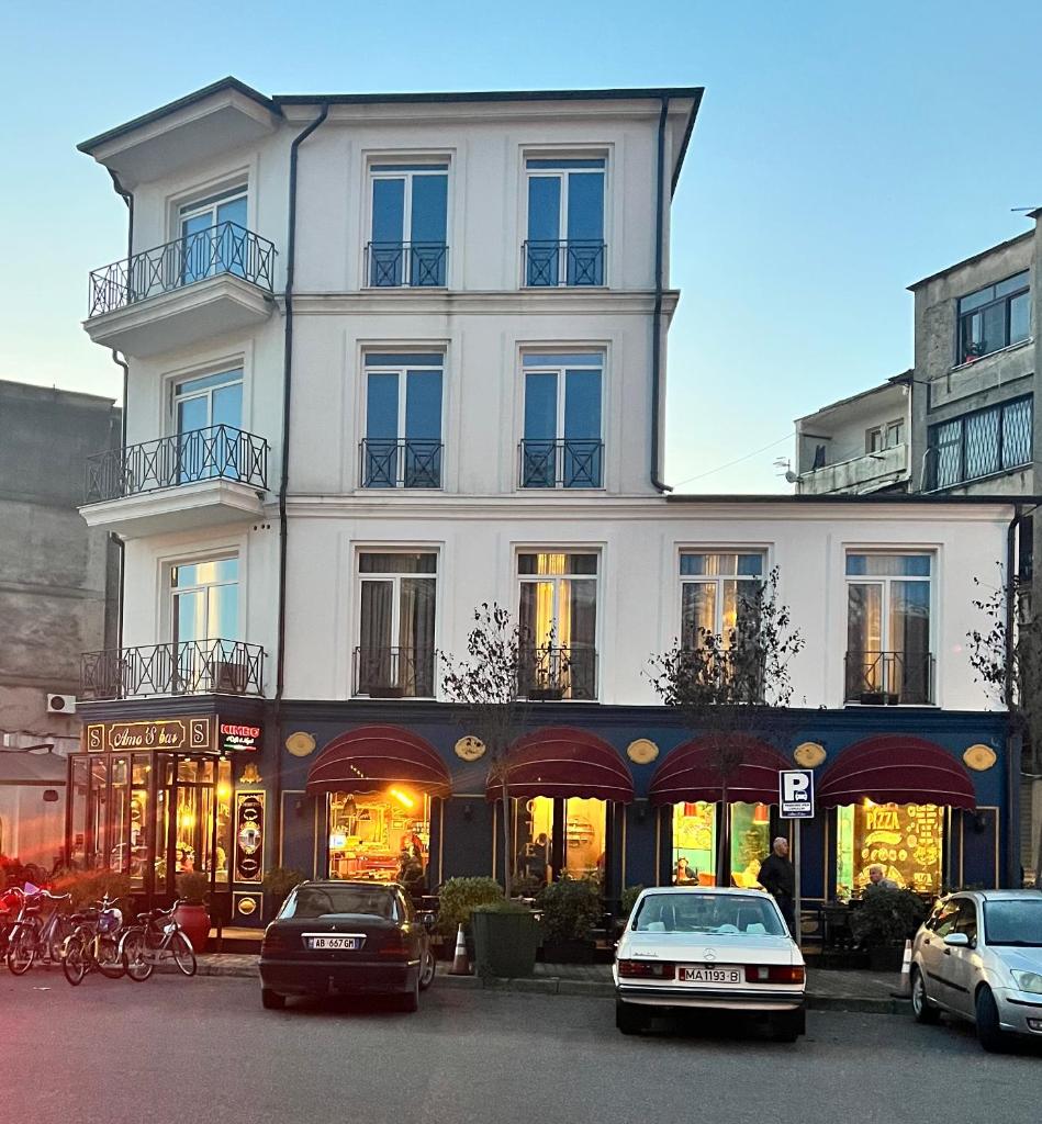 Amo's Hotel photo 1