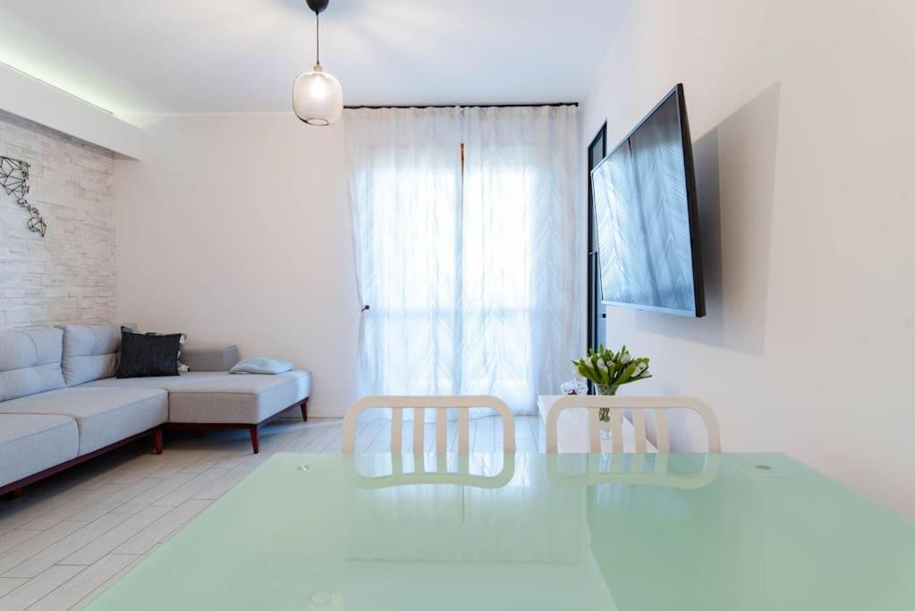 Appartamento comodo a Mirafiori - Santorelli Home - Tap to explore photos