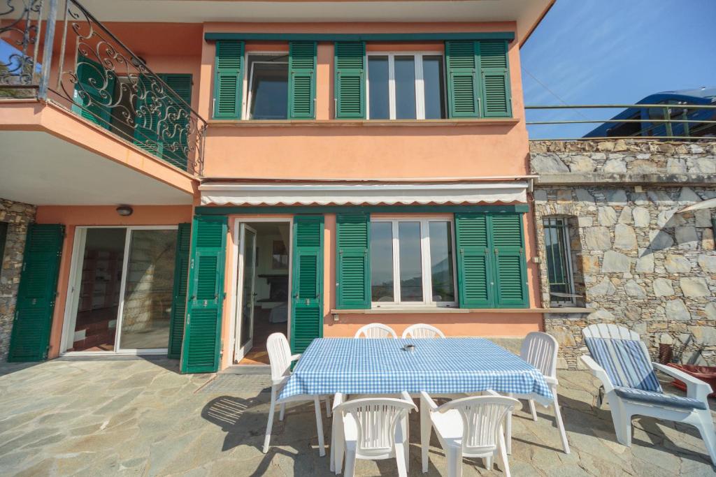 Entire Villa with pool in Recco Cinque Terre no001 photo 4