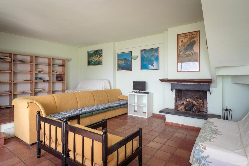 Villa With Pool in Recco Cinque Terr - Tap to explore photos