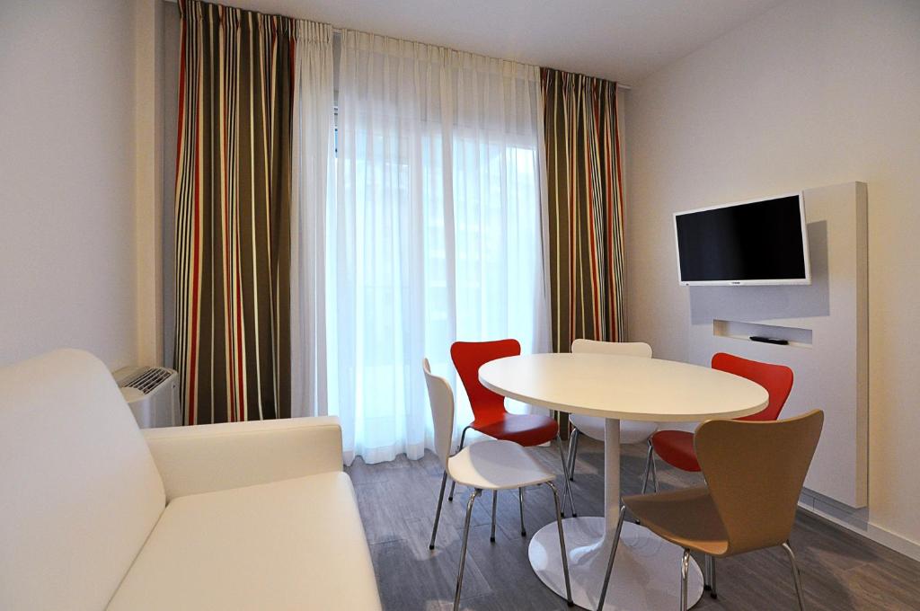 BB Hotels Aparthotel Arcimboldi photo 3