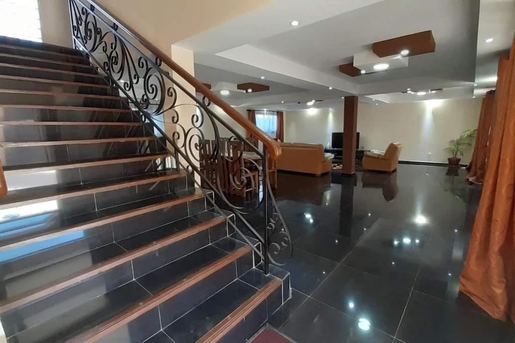 villa luxueuse et meublée plus de 280 m² photo 3