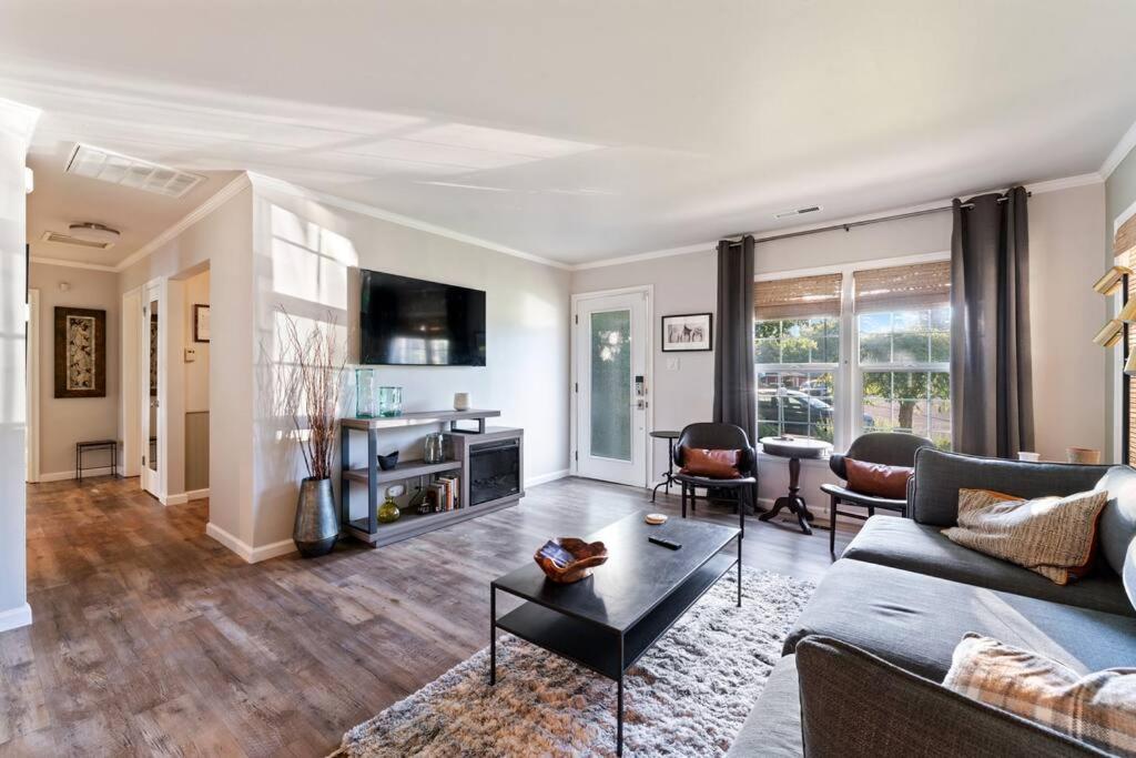 Reno Roost image