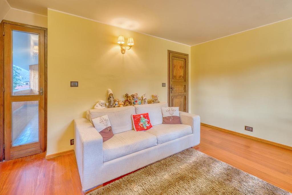 Elegante appartamento-100mt dal centro-50mt dalla seggiovia-wifi-parcheggio gratuito photo 3