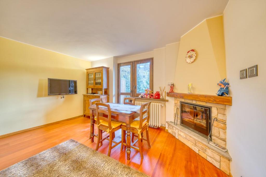 Elegante appartamento-100mt dal centro-50mt dalla seggiovia-wifi-parcheggio gratuito photo 4