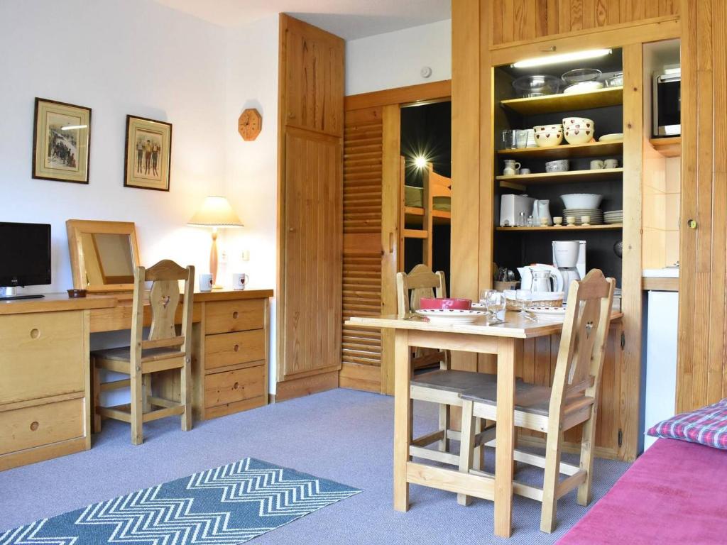 Appartement Méribel, 1 pièce, 4 personnes - FR-1-180-1
