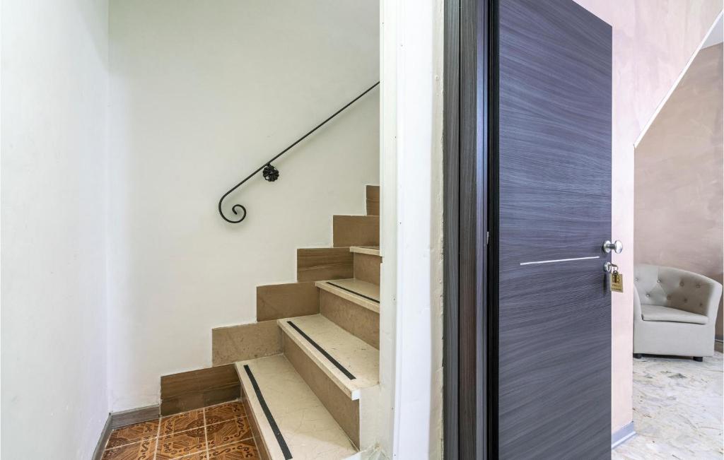 Stunning Apartment In San Nicandro Garganico With 2 Bedrooms photo 2