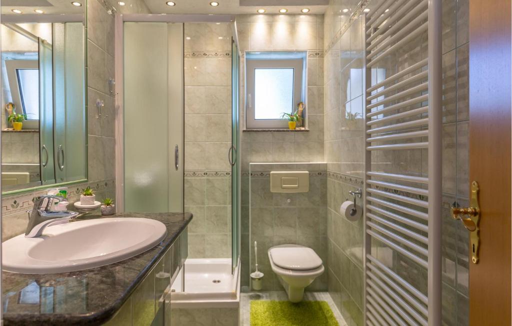 Beautiful Home In Donji Vinjani With 4 Bedrooms, Wifi And Private Swimming Pool photo 4