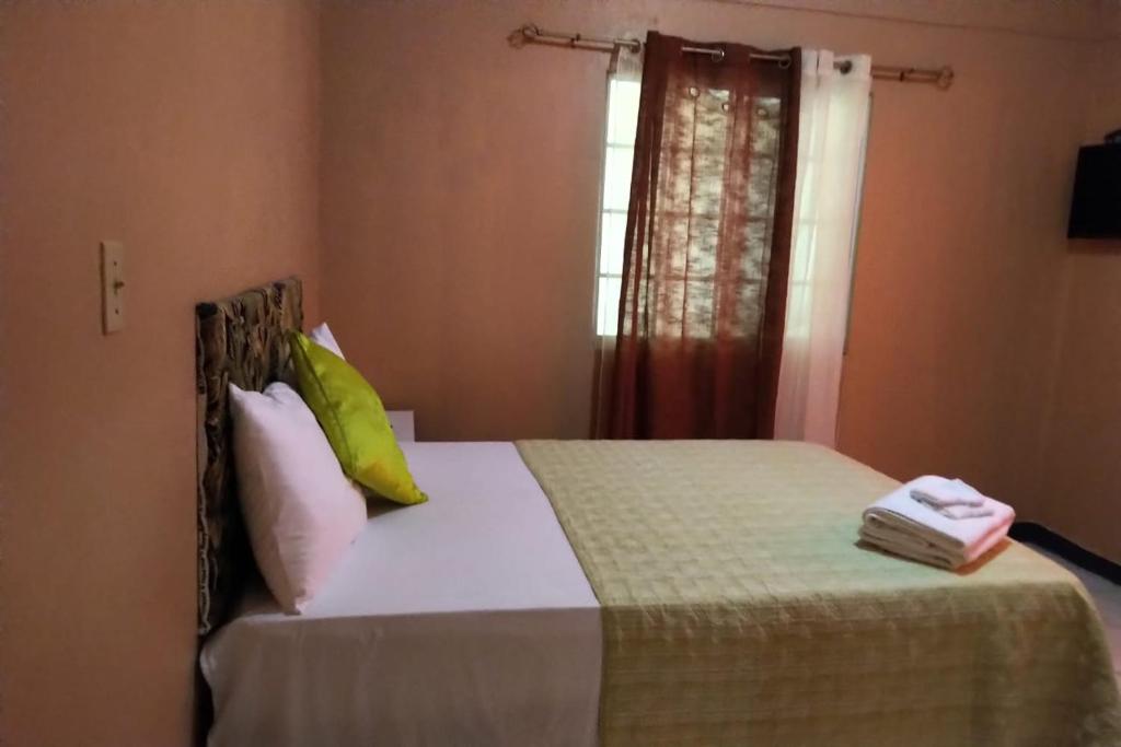 Unity Villa 3 bedroom with fans Wifi Parking photo 4