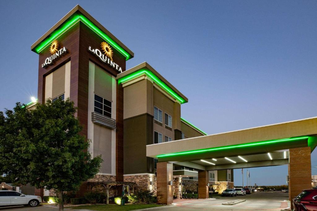 La Quinta by Wyndham Tulsa - Catoosa photo 2