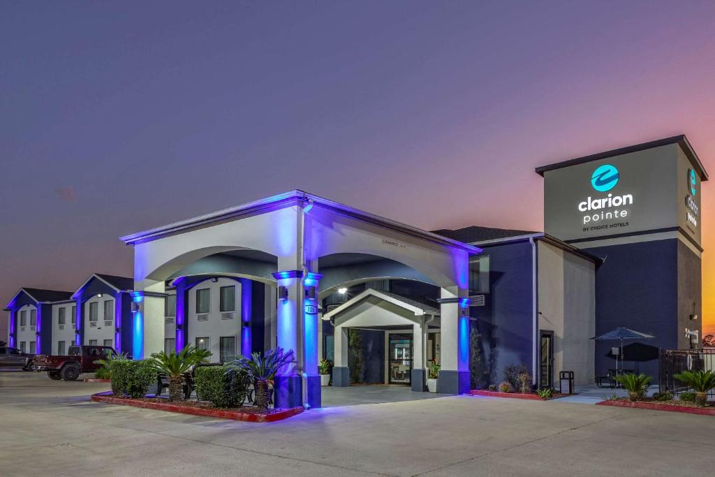 Clarion Pointe Sulphur - Lake Charles image