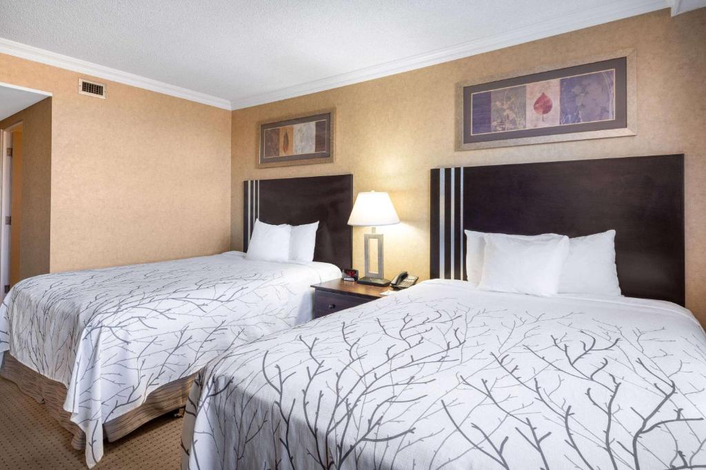 Travelodge by Wyndham Prince Albert photo 4