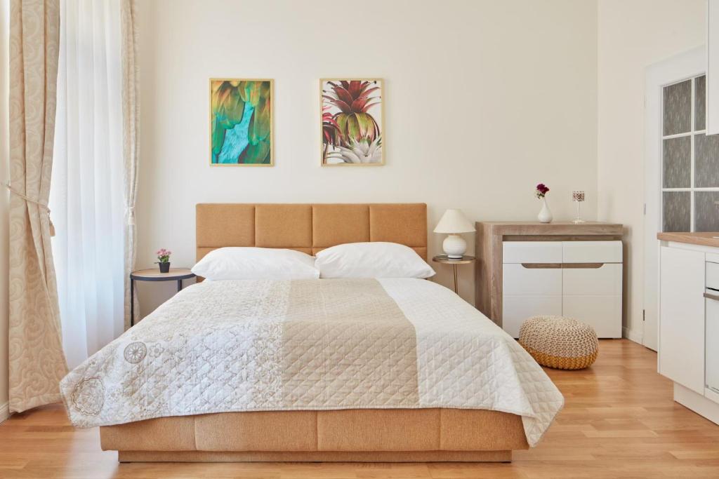 Elegant Studio in New Town by Prague Days photo 3
