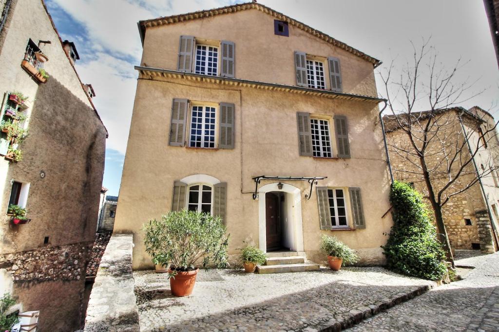 La Vicomtesse de Seillans