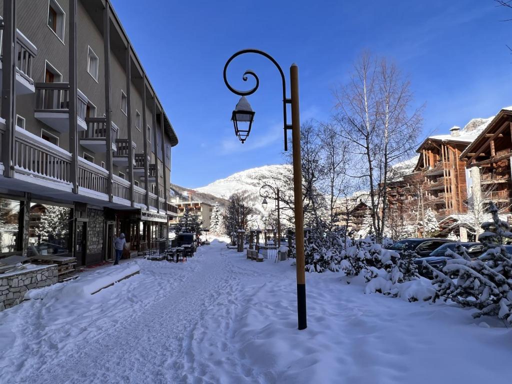 Everest Hotel photo 2