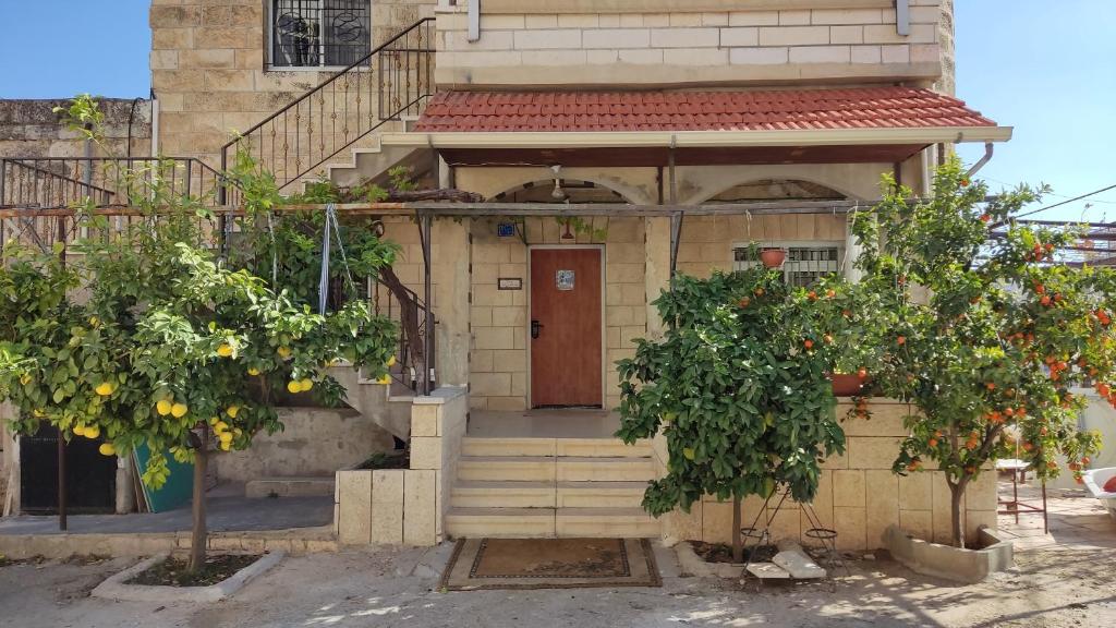 Issa's House photo 1