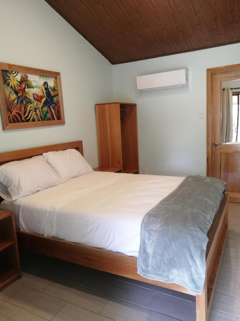 Playa Blanca Macaw Hotel