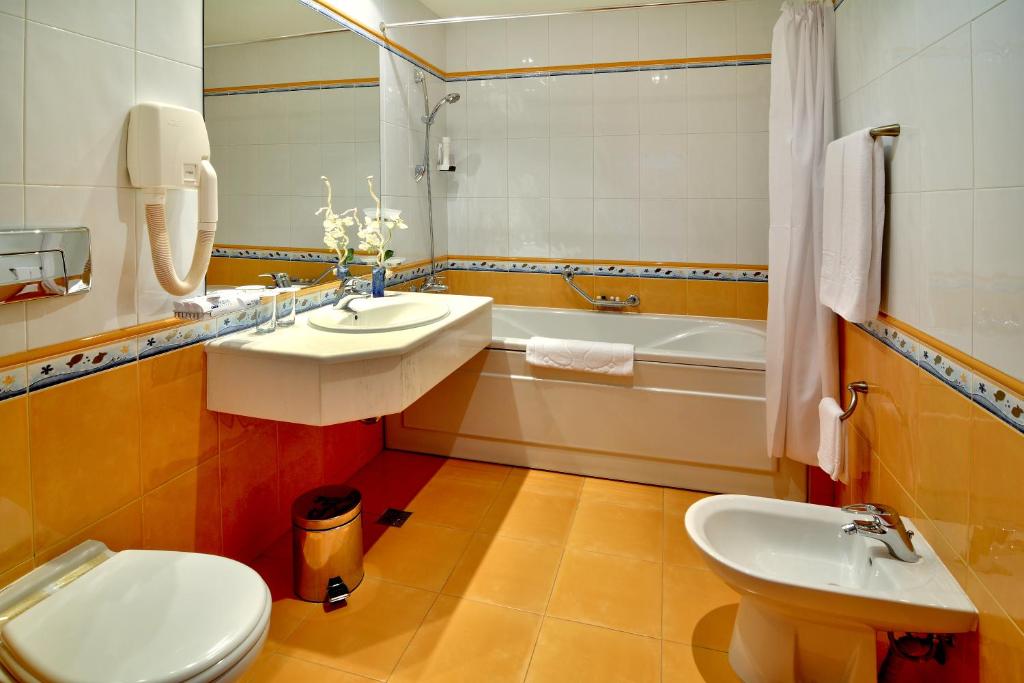 Сьюит (Люкс), Aqua Hotel