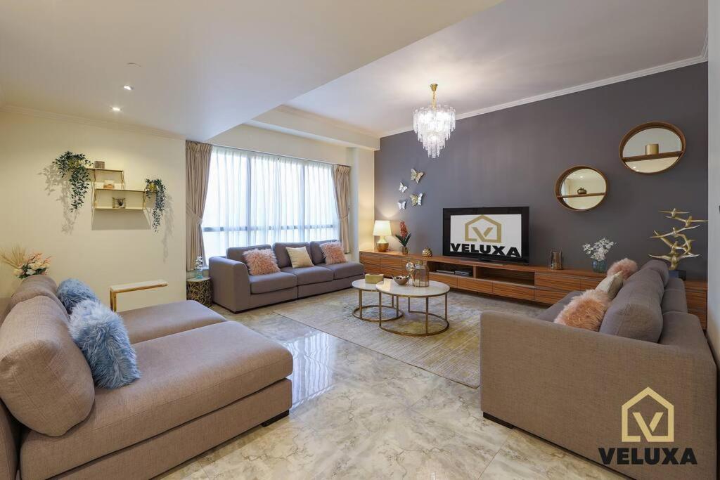 Veluxa - Spectacular 4 Bedroom Beach Home photo 4