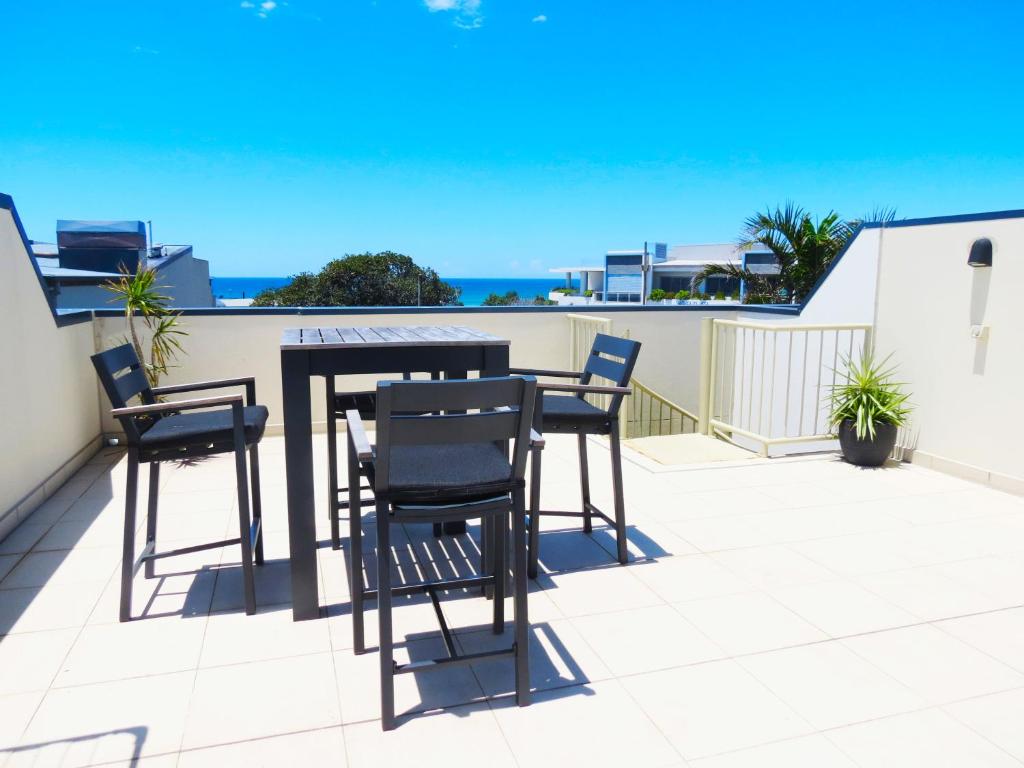 3 Bedroom Central Beachside Kingscliff Apartment with Pool photo 2