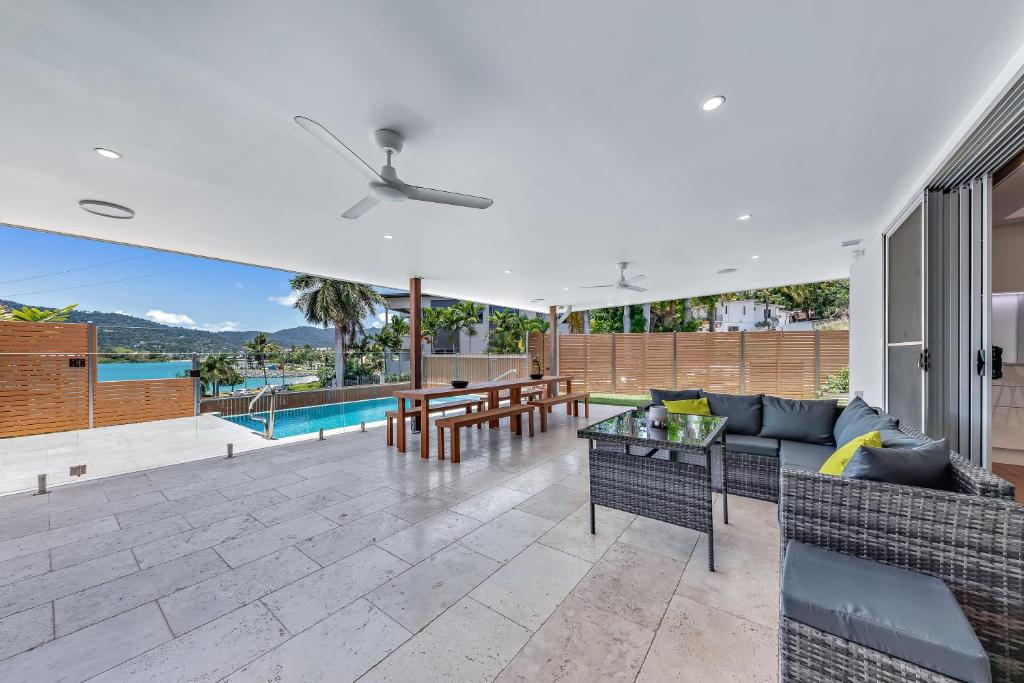 Whitsunday living on Hillcrest photo 1