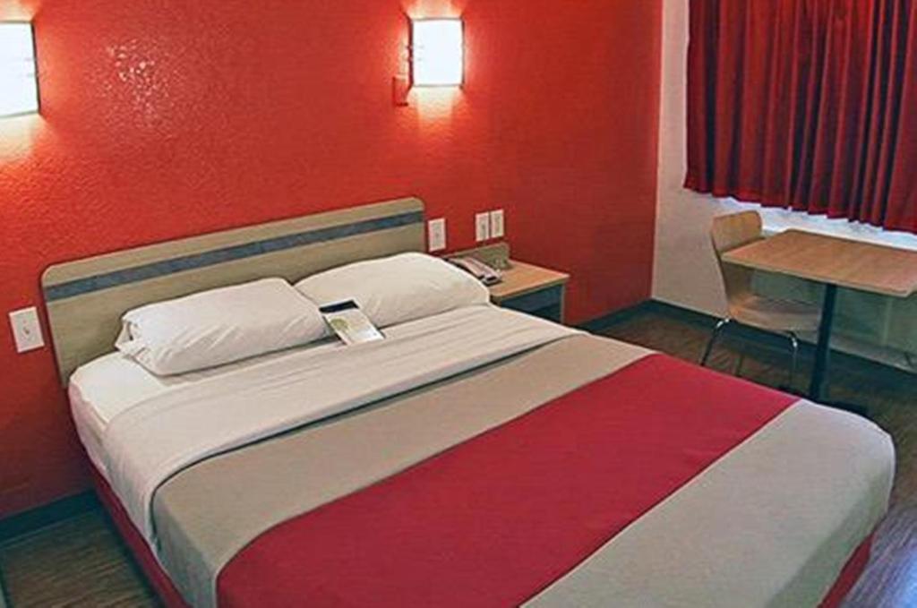Motel 6-Pasadena, TX photo 2