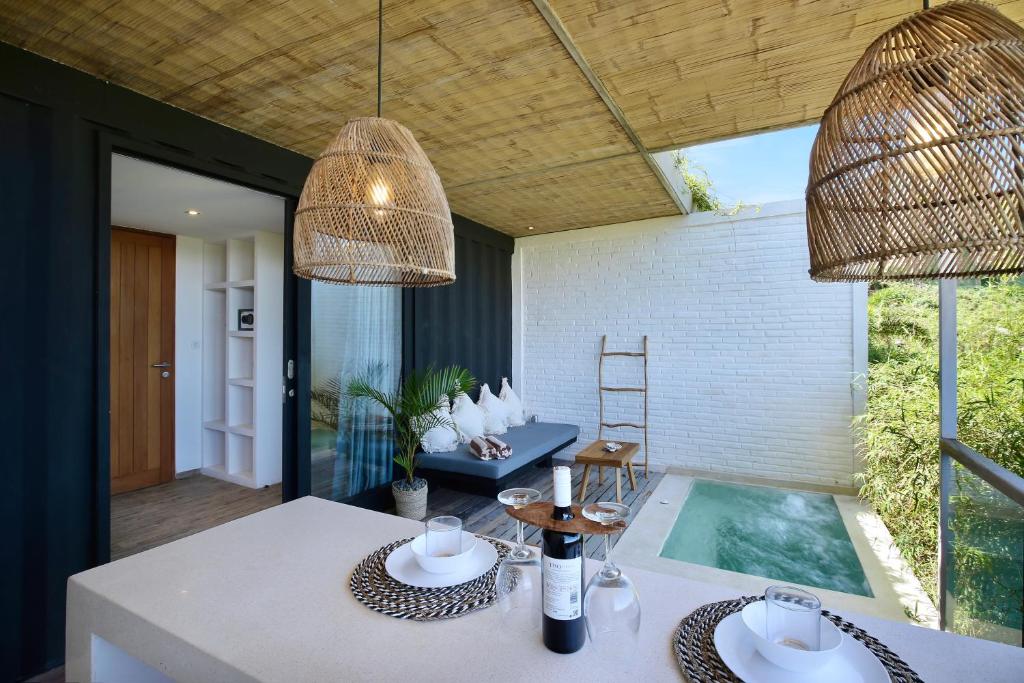 TELESCOPE VILLAS LOMBOK - Tap to explore photos