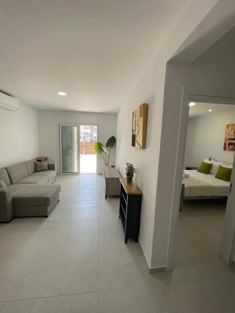 Lovely 2-bedroom apartment, newly renovated