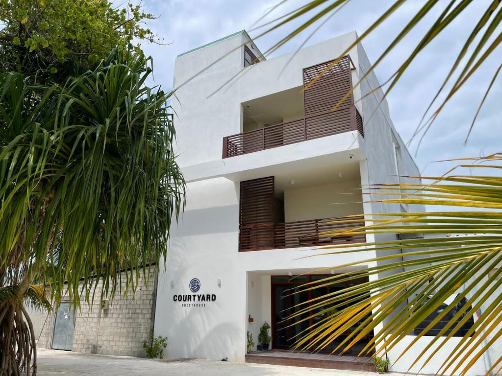 Courtyard Guesthouse photo 2