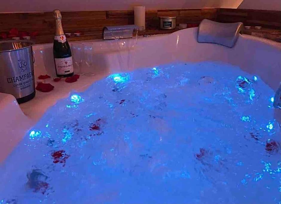 Séjour détente au cœur de MÂCON avec spa et bouteille offerte photo 4