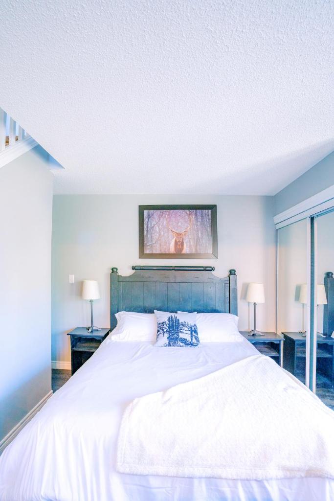 Gorgeous Loft in the Heart of Blue Mountain photo 3