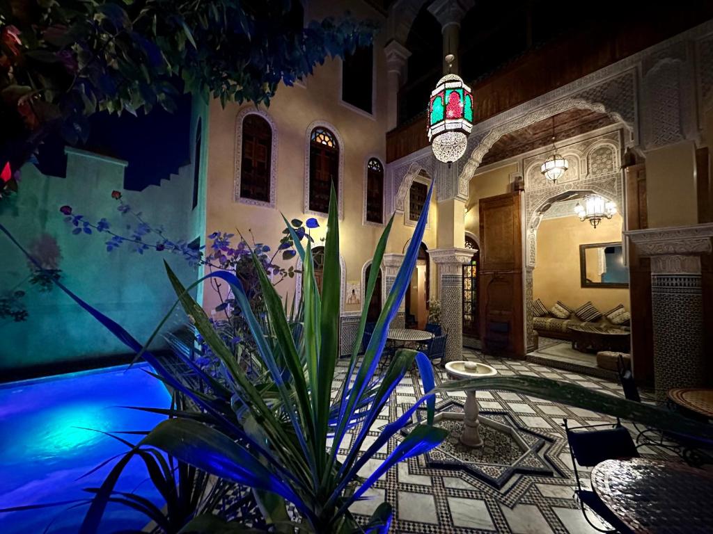 Riad Layalina Fes 7 Chambres & 18 Personnes Piscine, Parking, Vue & Wifi au Pied Medina photo 4
