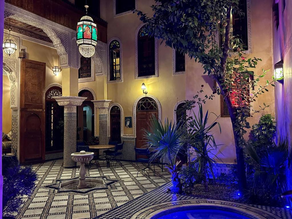 Riad Layalina Fes 7 Chambres & 18 Personnes Piscine, Parking, Vue & Wifi au Pied Medina photo 2