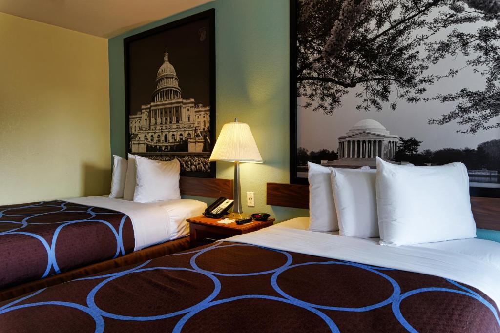Super 8 by Wyndham WestEnd Alexandria,VA Washington DC Area photo 3