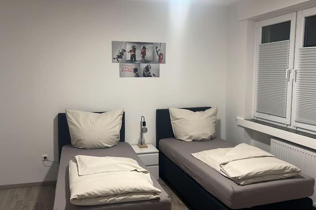 Eine modern renovierte Wohnung mit Balkonterrasse. photo 2