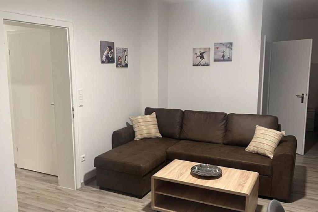 Eine modern renovierte Wohnung mit Balkonterrasse. photo 3